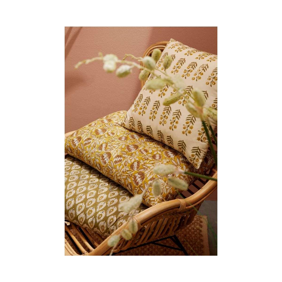 Cuscino Chambery Ocra con Fiore Ros 40x60 | Bizzotto