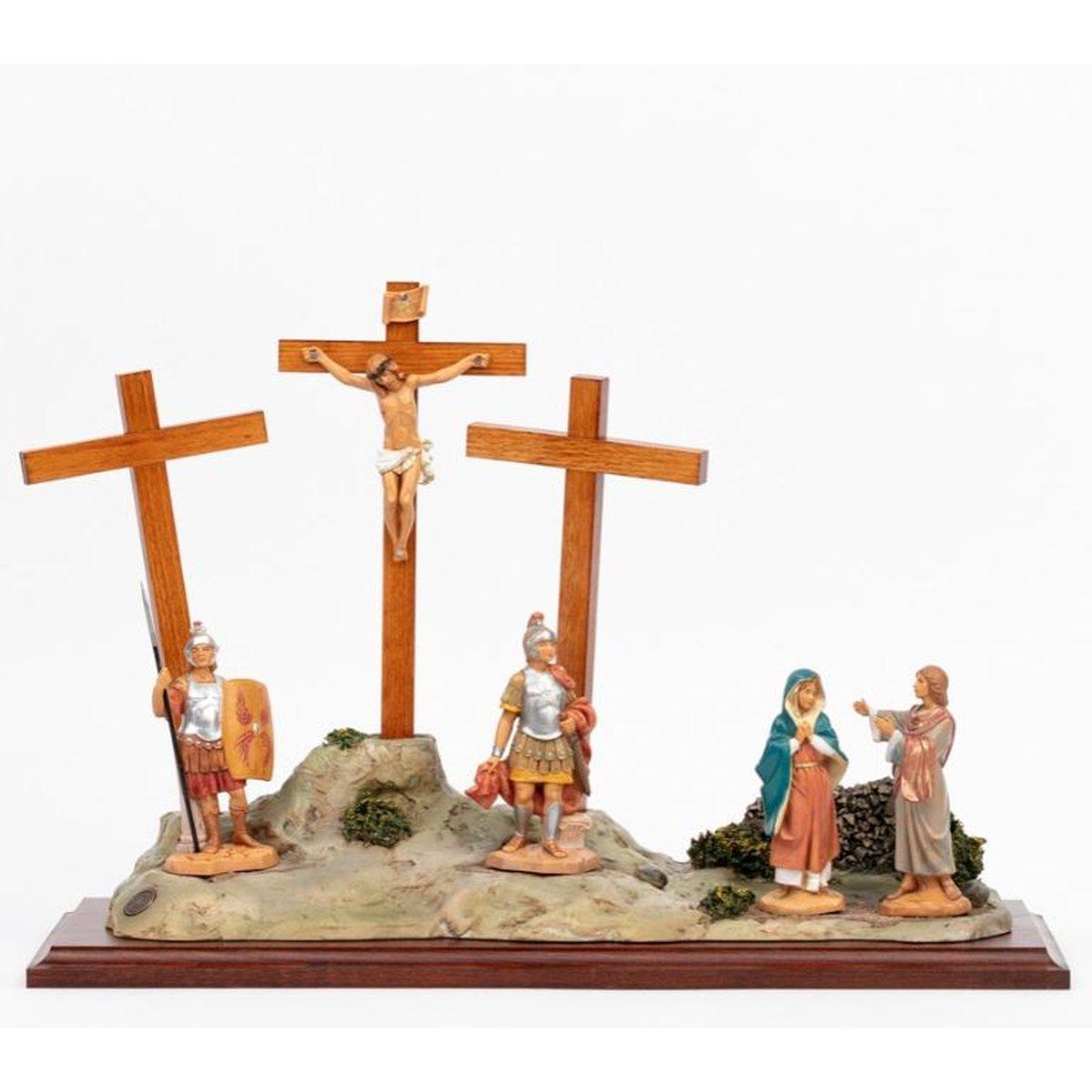 Scena Crocifissione con Statue cm.12 cm.53x29,5x15 | Fontanini