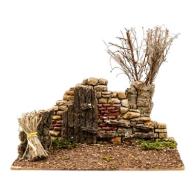 Ambientazione Euronatale muro ad angolo con albero e tronco fascine 20 x 17 x 18 cm